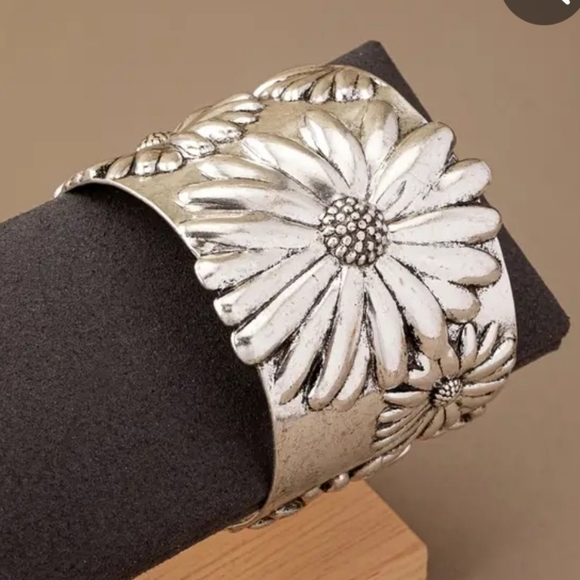 New Boho,Vintage, Sunflower/Daisy Embossed Wide Cuff Bracelet - Picture 10 of 12